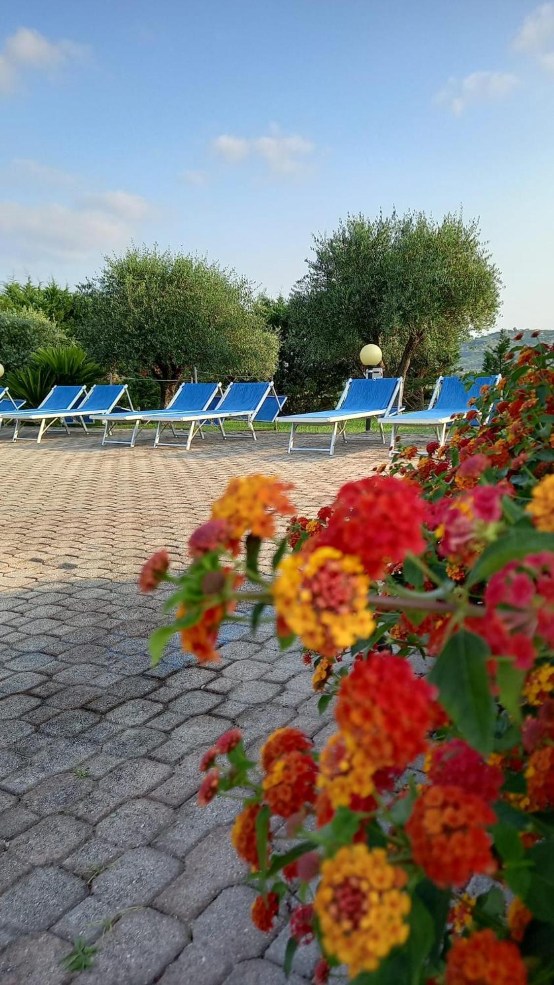 Hotel La Tombola Агрополи Екстериор снимка