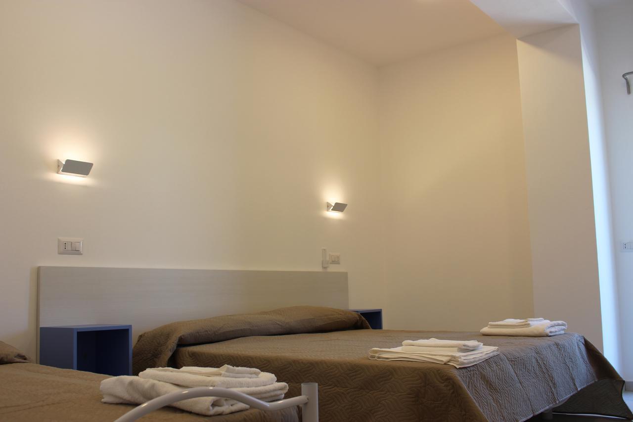 Hotel La Tombola Агрополи Екстериор снимка